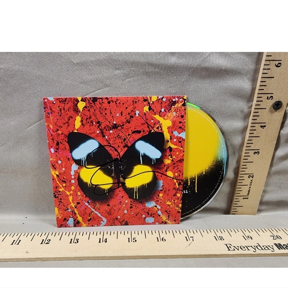 Ed Sheeran Autographed CD Overpass Graffiti New Drop Day Exclusive #1